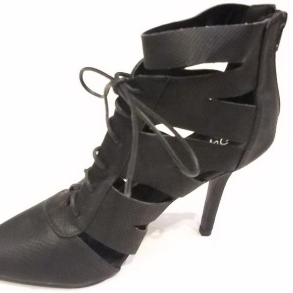 Qupid cut out lace-up pointed toe booties - Picture 4 of 5